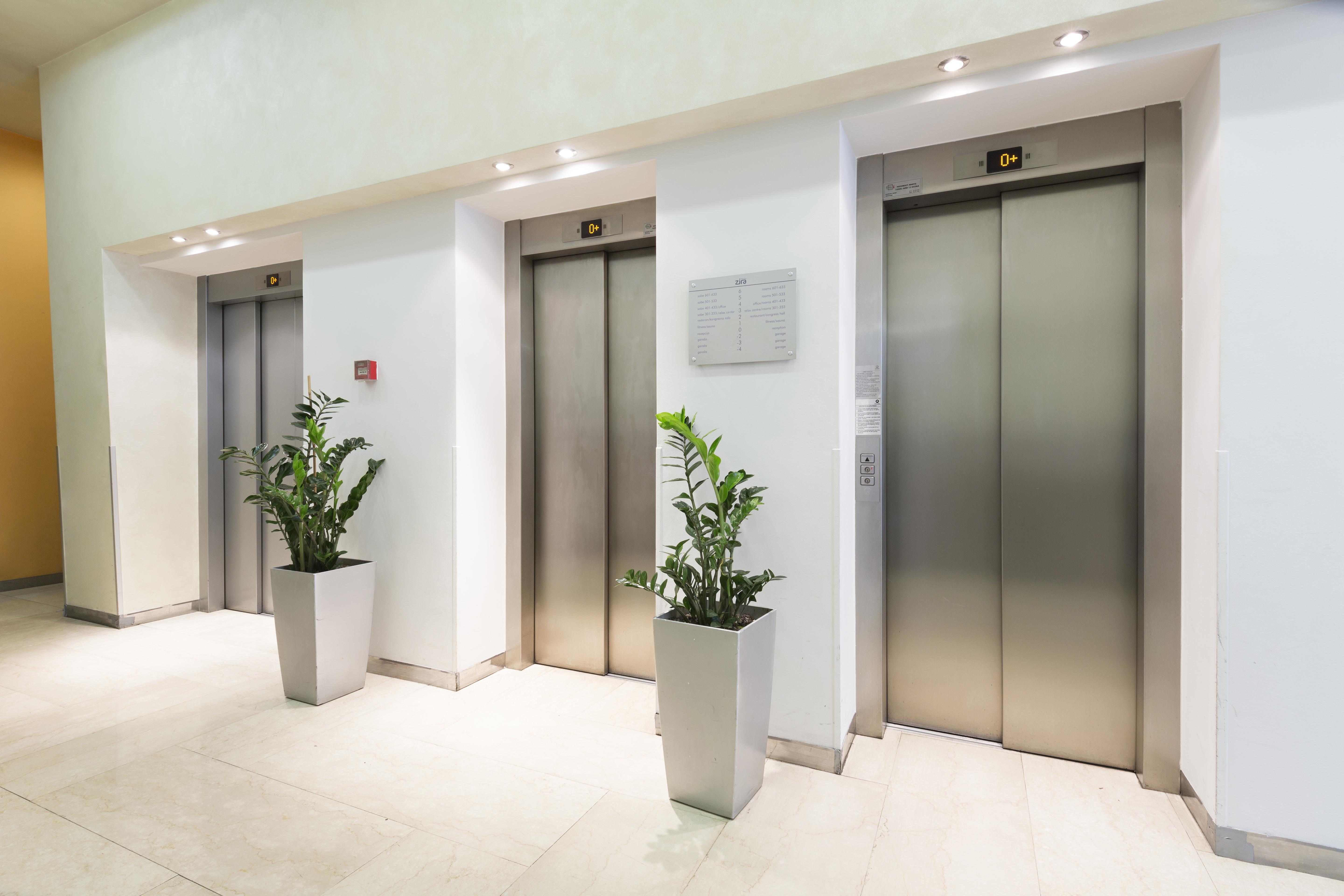 Nobel Zira Hotel Belgrade Extérieur photo